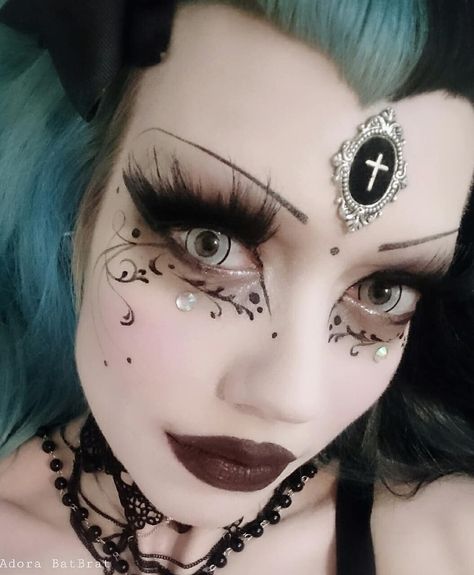 † Adora BatBrat † on Instagram: “#Adoraswirls all over my face.  #tiredgoth” Strawberry Vines, Goth Inspiration, Adora Batbrat, Funky Makeup, Scene Makeup, Punk Makeup, Rave Makeup, Goth Style, Make Up Inspo