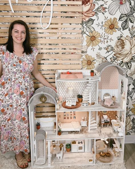 This will go down in history as one of the most amazing dollhouse makeovers of all time. 🤩 @kristenpearcehome DIY of our Camila Mansion Dollhouse Dollhouse Remodel, Kidkraft Dollhouse, Diy Barbie House, House Makeover, Childhood Memories 70s, Inner Child Healing, Fairy Garden Houses, Diy Dollhouse Furniture, Barbie House