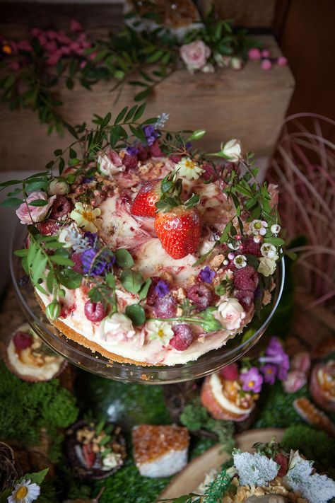 Summer Solstice Cake, Summer Solstice Birthday Party, Midsummer Aesthetic Party, Fairy Party Aesthetic Night, Woodland Dinner Party, Mid Sommar Aesthetic, Midsommar Nights Dream Party, Midsummer's Night Dream Aesthetic, Dream Party Ideas