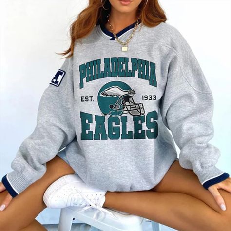 Football Outfit, Eagles Football, Casual Preppy Outfits, Women Sweatshirt, Football Outfits, Printed Sleeves, Print Pullover, Preppy Outfits, Long Sleeve Sweatshirts