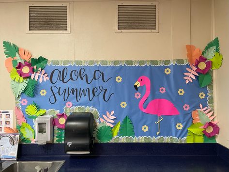 Island Bulletin Board Ideas, Hawaiian Theme Bulletin Boards, Tropical Classroom Theme Bulletin Boards, Hawaiian School Theme, Cute Summer Bulletin Board Ideas, Hawaii Bulletin Board Ideas, Aloha Bulletin Board Ideas, Luau Bulletin Board Ideas, Flamingo Classroom Door