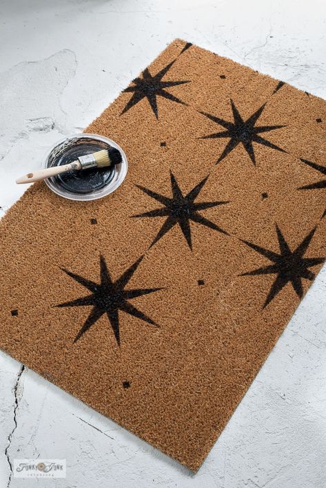 DIY stenciled star pattern custom door mat - Funky Junk InteriorsFunky Junk Interiors Stencil Door Mat Diy, Funky Front Doors, Doormat Diy How To Make, Outside Door Mat, Painted Door Mat Diy, Fun Door Mats, Door Mat Painting Diy, Diy Outdoor Mat, Doormat Inspiration