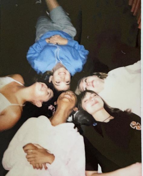 Y2k Friend Group, Friend Group Aesthetic Faceless, Mixed Friend Group Aesthetic, Marauders Dr, 4 Best Friends, 5 Friends, Five Friends, Dance Dreams, Big Friends