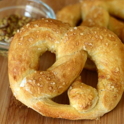 Pretzel Recipe Bread Machine, Store Bought Pizza Dough, Pretzel Dough, Soft Pretzel Recipe, Frozen Bread Dough, Homemade Pretzels, Homemade Soft Pretzels, Pretzels Recipe, Soft Pretzels