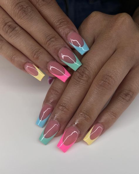 More summer sets 💛🌸💚 • • • #nailsnailsnails #nailart #naildesign #nailsofinstagram #naillove #nailinspo #nailideas #nailinspiration #summernails #acrylicnails #springnails #frenchtipnails #pinknails #blingnails #claseazulnails #fruitnails #orangenails #greennails #flowernails #3dflowernails #aznailtech #baddieb_nails #baddienails Rainbow Tip Nails, Rainbow French Nails, French Nails Square, Rainbow French, Summer Sets, 3d Flower Nails, Nails Square, Tip Nails, Orange Nails