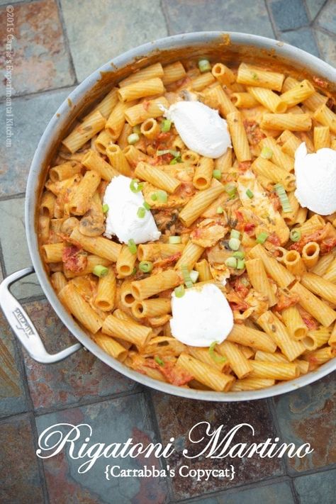 Rigatoni Martino, Carrabbas Recipes, Restaurant Style Recipes, Chicken Mushrooms, Homemade Sandwich, Quick Weeknight Meals, Sun Dried Tomatoes, Rigatoni, Ricotta Cheese