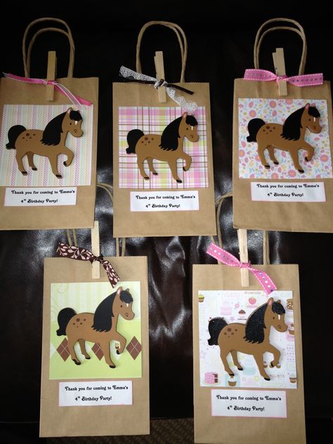 Horse Birthday Party Goodie Bags Horse Theme Birthday Party, Horse Party Favors, Horse Birthday Party, Horse Themed Party, Party Goodie Bags, 4de Verjaardag, Birthday Party Goodie Bags, Pony Birthday Party, Horse Birthday Parties