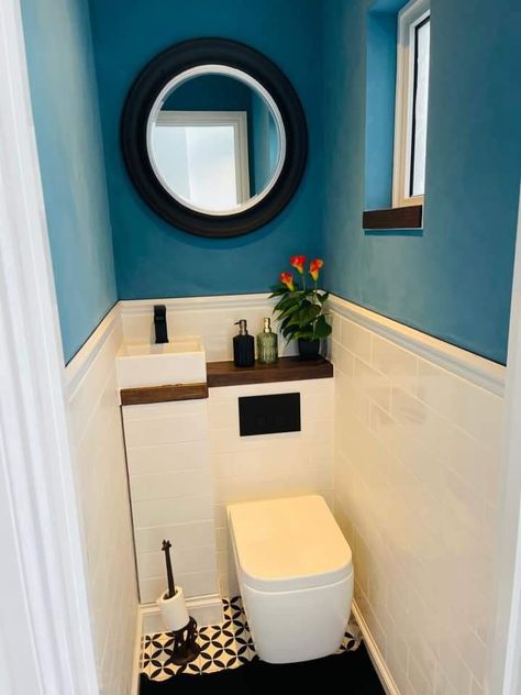 Small Toilet Design, Simple Small Bathroom, Small Downstairs Toilet, Bathroom Ideas Green, Bathroom Under Stairs, Mini Bad, Remodel Small Bathroom, Toilet Room Decor, Small Bathroom Layout