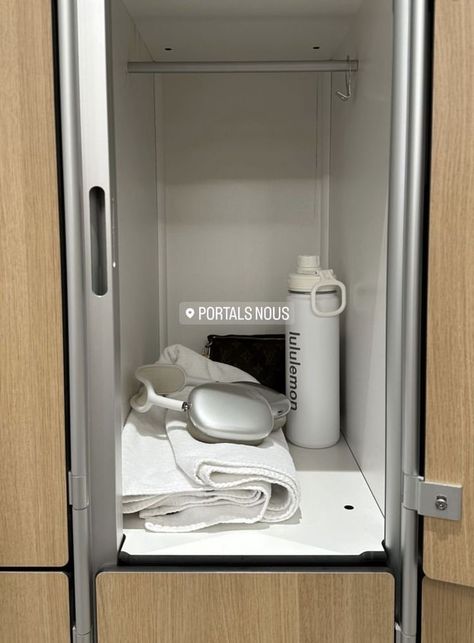 Wellness Era, Fitness Content, Dream Gym, Highest Version, Pc Photo, Pilates Gym, Gym Lockers, Wellness Club, Gym Aesthetic