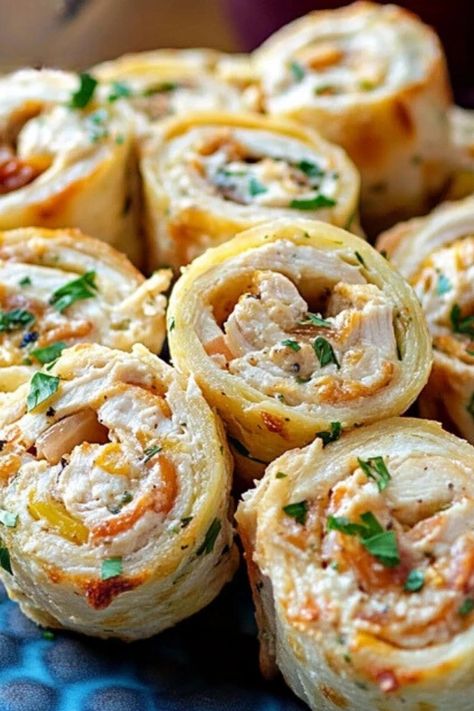 Chicken Finger Appetizer, Chicken Bacon Dip, Healthy Pinwheels, Buffalo Chicken Pinwheels, Chicken Appetizer, Chicken Appetizer Recipes, Chicken Pinwheels, Bacon Dip, Chicken Appetizers