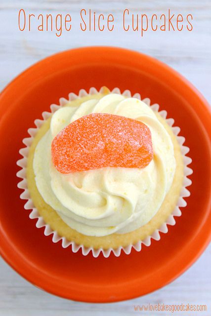 Orange Slice Cupcakes get off to an easy start with a doctored up cake mix. Top it off with a simple, but delicious homemade orange buttercream frosting! These babies are perfect for summer parties! #summer #orange #cupcakes Orange Buttercream Frosting, Love Bakes Good Cakes, Good Cakes, Orange Buttercream, Orange Cupcakes, Up Cake, Summer Orange, Orange Slice, Cupcake Muffins