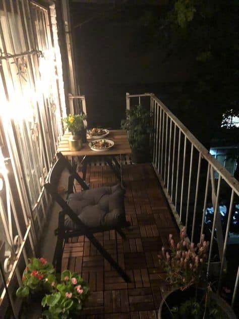 Nyc Fire Escape Aesthetic, Tiny Deck, Balcony Vibes, Apartment Deck, Apartment Layouts, Dream Condo, Nyc Vibes, Flat Furniture, Outside Seating Area