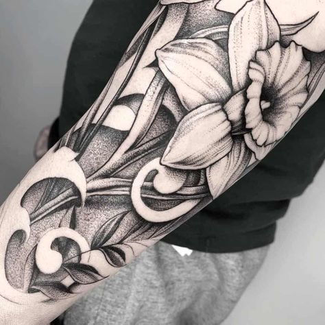 Daffodil Tattoo Ideas, Narcissus Tattoo, Daffodil Flower Tattoos, Narcissus Flower Tattoos, Valkyrie Tattoo, Daffodil Tattoo, Beautiful Flower Tattoos, Bicep Tattoo, Birth Flower Tattoos