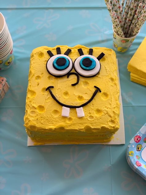 Spongebob Cake Easy, Spongebob Pineapple Cake, Simple Spongebob Cake, Spongebob Smash Cake, Spongebob Birthday Party Cake, Diy Spongebob Cake, Spongebob Cake Ideas For Boys, Spongebob Birthday Cake Ideas, Sponge Bob Cake Ideas