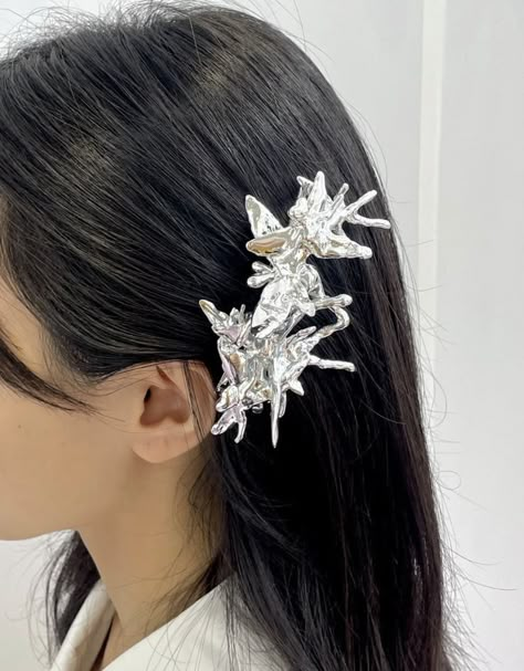 Futuristic Hair, High Fashion Couture, Silver Jewlery, Weird Jewelry, Simple Silver Jewelry, Sweet Jewelry, Face Pictures, Digital Closet, Magical Jewelry