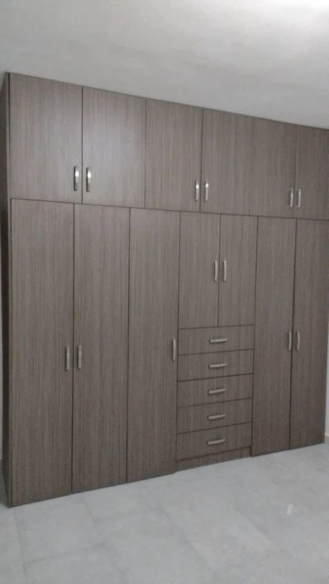 Room Almirah Designs, Wooden Cupboard Design, Wardrobe Laminate Design, Wall Wardrobe Design, Wooden Wardrobe Design, Wooden Cupboard, Closet Design Layout, Modern Cupboard Design, Wardrobe Door Designs