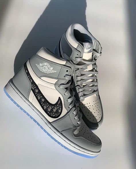 Air Jordan Dior, Air Jordan 1 Dior, Jordan Dior, Jordan 1 Dior, Air Dior, Sneaker Outfits, Nike Fashion Shoes, Jordan Shoes Girls, Nike Jordan Retro