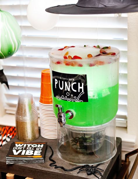 Punch Recipes Halloween, Halloween Drink Station, Fun Kids Drinks, Dry Ice Bubbles, Balloon Pumpkin, Pumpkin Favors, Recipes Halloween, Fall Harvest Party, Party Punch Recipes