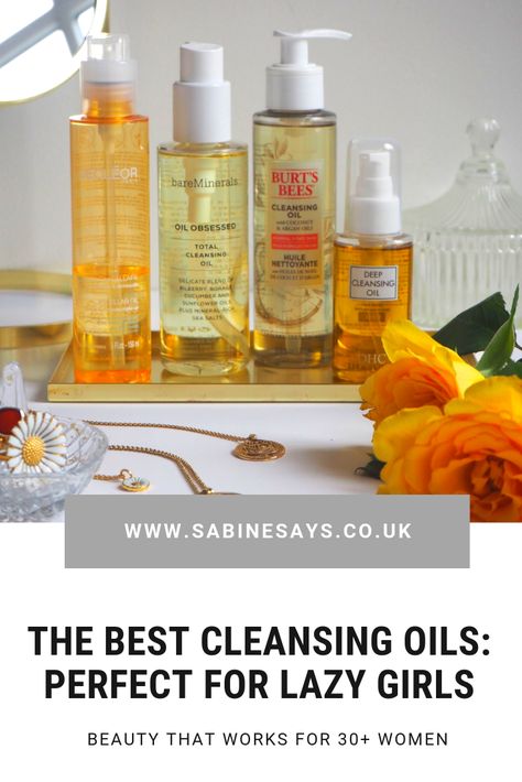 Make sure you never forget to cleanse your face again, with my pick of the very best cleansing oils - the easiest to use cleanser on the beauty shelves. #cleansers #cleanskin #glow Best Cleansing Oil, Good Sunscreen For Face, Clear Skin Naturally, Easy Juice Recipes, Skincare Advice, Juice Recipe, Winter Skin Care, Oil Cleanser, Glowing Makeup