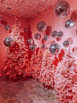 Shiny Disco Balls: Holiday Home Decor MEGA Trend Edition 2023 and 2024 and Hopefully FOREVER Retro Glam Decor, Disco Ball Garland, Make A Disco Ball, Fringe Tree, Tinsel Garland, Holiday Garlands, Ornament Box, Pink Christmas Tree, Glam Decor