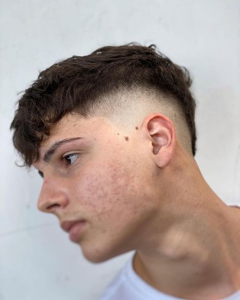 Skin Fade Mullet Men, Mullet Skin Fade, Skin Fade Mullet, Best Short Haircuts For Men, Mid Skin Fade, Popular Mens Haircuts, Stylish Mens Haircuts, Mullet Fade, Short Hair For Boys