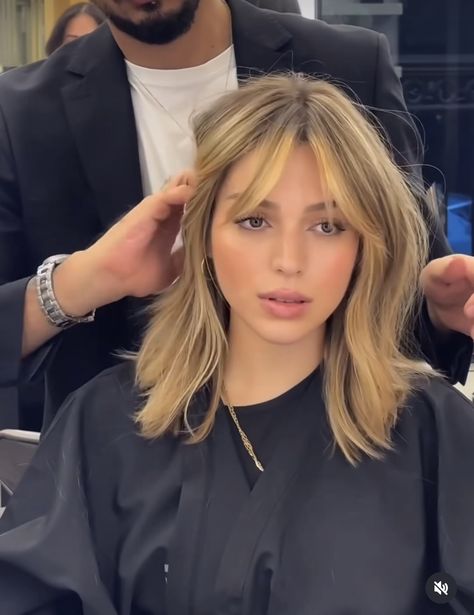 Shorter Haircuts For Women With Bangs, Centre Parted Fringe, Tumblr Haircut, Short Hair And Fringe Bangs, Scandi Haircut, Short Bangs Straight Hair, Lob With Curtain Fringe, Fine Hair Fringe Shoulder Length, Hair Cuts For Fine Hair Medium Long