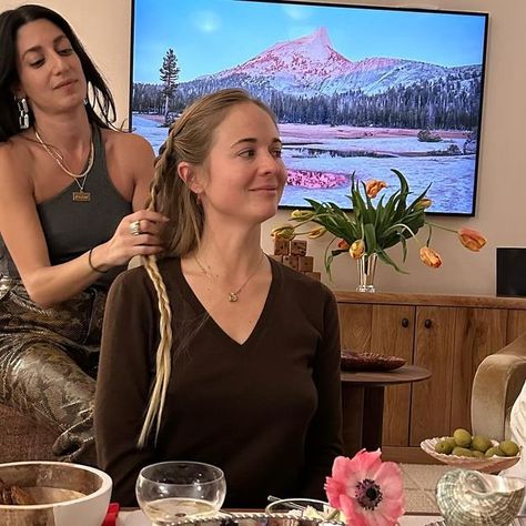 Leandra Medine Cohen on Instagram: "A true girls night (to the extent that we braided each others hair)." Braiding Each Other's Hair, Leandra Medine, Girls Braids, December 17, Godmother, Girls Night, Instagram A, Braids, Collage