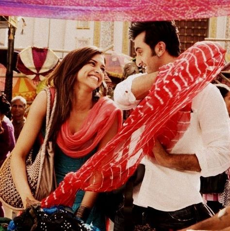 Ranbir Kapoor Yjhd, Bollywood Romance, Yeh Jawaani Hai Deewani, Ranbir Deepika, Bollywood Aesthetics, Vintage Bollywood Aesthetic, Bollywood Love, 90s Bollywood Aesthetic, Bollywood Aesthetic