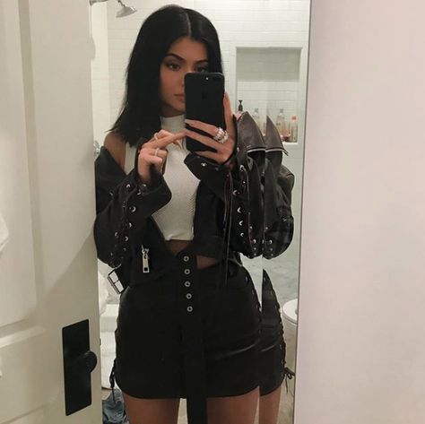 August 8th Literally Just The 61 Pictures Kylie Jenner Took Of Herself In 2017 Moda Kylie Jenner, Stile Kylie Jenner, Kylie Jenner Selfies, Look Kylie Jenner, Looks Kylie Jenner, Trajes Kylie Jenner, Estilo Kylie Jenner, Kylie Jenner Look, Kyle Jenner