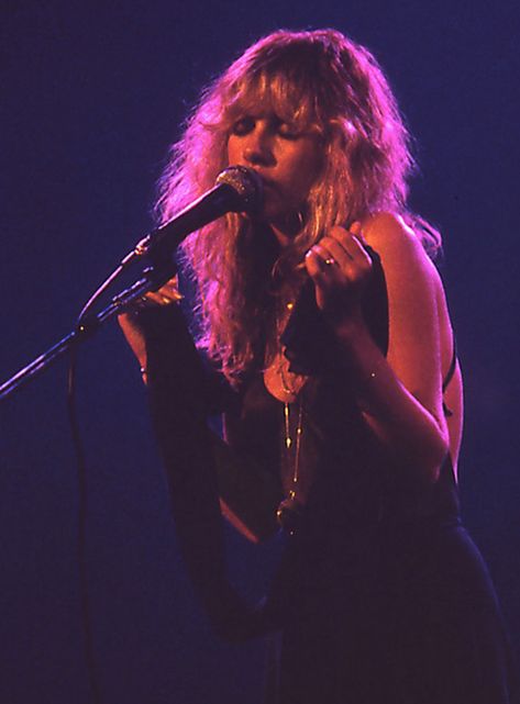 Square Garden, Madison Square Garden, Madison Square, Stevie Nicks, On Stage, A Woman, Singing, Square