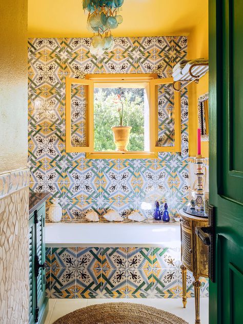 This British Designer’s Mallorca Retreat Falls Firmly in the Maximalist Camp Joyful Bathroom, Spanish Bathroom Ideas, Spanish Finca, Mexican Tile Bathroom, Spanish Style Bathrooms, Spanish Bathroom, Flat Inspiration, Painting Tile Floors, Aesthetic Bathroom