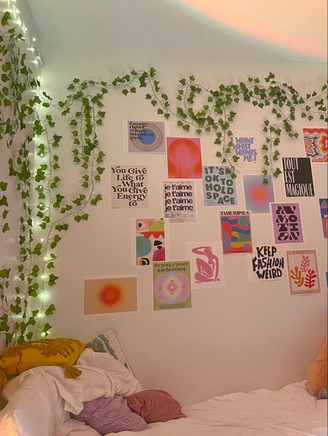 Scad Atlanta, Bright Kids Room, Ocean Room Decor, Small Room Makeover, Diy Wall Decor For Bedroom, Girly Room Decor, Easy Room Decor, Cool Dorm Rooms, Dorm Room Ideas