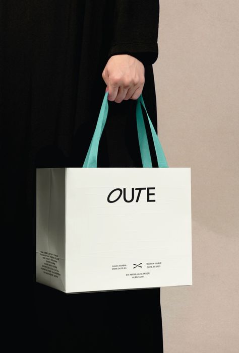 OUTE :: Behance Bag Branding, Branding Poster Design, Shopping Bag Mockup, Branded Shopping Bags, Paper Bag Design, Identity Design Inspiration, Jewelry Store Design, Typography Artwork, Graphics Layout