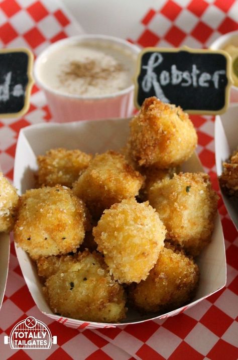 County Fair Style Lobster Fried Mac & Cheese Bites are the perfect appetizer for tailgate football parties, New Year's Eve, and pot lucks! Mac And Cheese Gouda, Mac Cheese Bites, Fried Mac N Cheese Balls, Deep Fried Recipes, Fried Recipes, Fried Mac And Cheese, Football Parties, Mac And Cheese Bites, Lobster Mac And Cheese