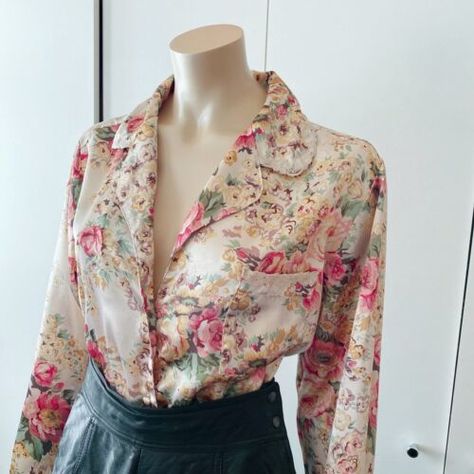 Vintage Bhs Pyjamas Style Satin Floral Shirt Blouse | eBay Satin Printed Shirt, Floral Silk Shirt, Floral Shirts, Satin Blouse, Shirts For Women, Silk Shirt, Floral Shirt, Printed Shirts, Floral Tops