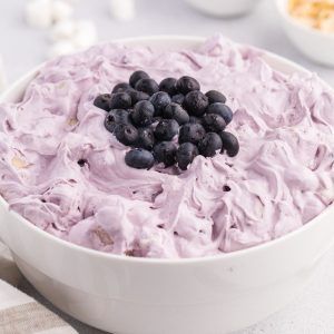 Blueberry Fluff Salad - Balancing Motherhood Blueberry Fluff Salad, Blueberry Fluff, Berry Salad Recipe, Dessert Salad Recipes, Grape Salad Recipe, Snickers Salad, Fluff Salad, Blueberry Salad, Pineapple Chunks