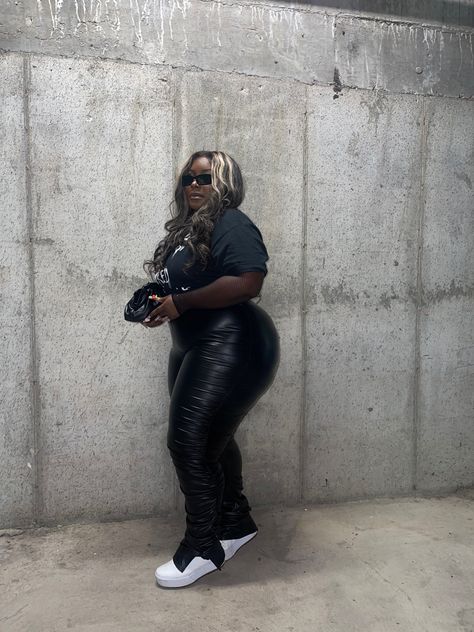 Leather Pants Outfit Black Women Plus Size, Leather Pants Outfit Going Out Plus Size, Urban Plus Size Fashion For Women Black, Leather Pants Plus Size Outfit, Plus Size Winter Outfits Black Women, Urban Plus Size Fashion, Winter Outfits Black Women, Essence Fest, Ig Baddie