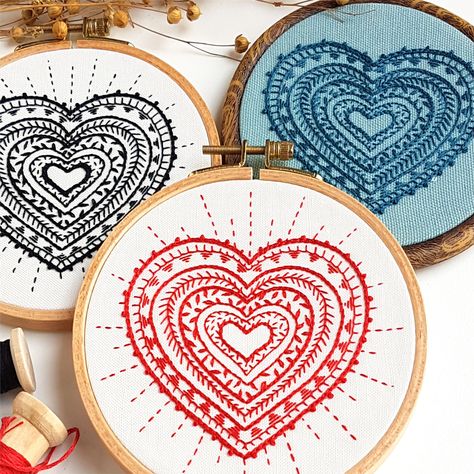 Valentines Embroidery Patterns, Valentines Embroidery, Pdf Design, Valentine Embroidery, Simple Stitch, Color Reference, Stitch Christmas, Heart Hands, Hand Embroidery Pattern