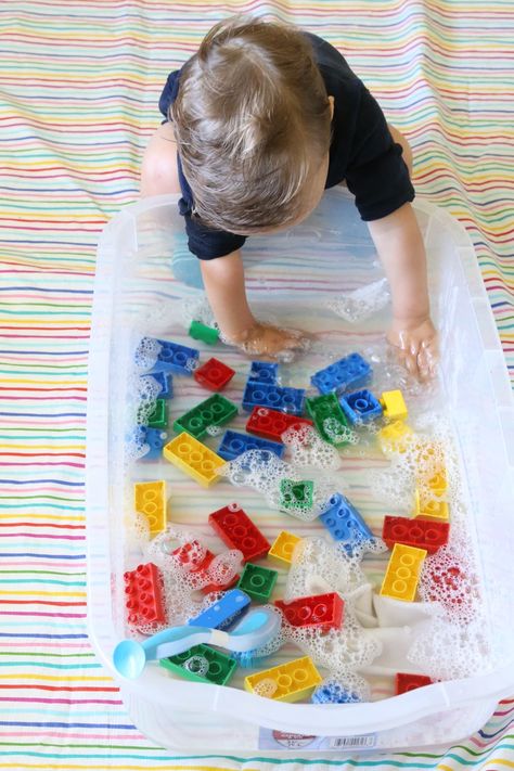 Baby Zintuiglijk, Sensory Play Ideas, Imagination Tree, Sensory Activities Toddlers, Gross Motor Activities, Easy Activities, Sensory Bin, Busy Toddler, Play Ideas