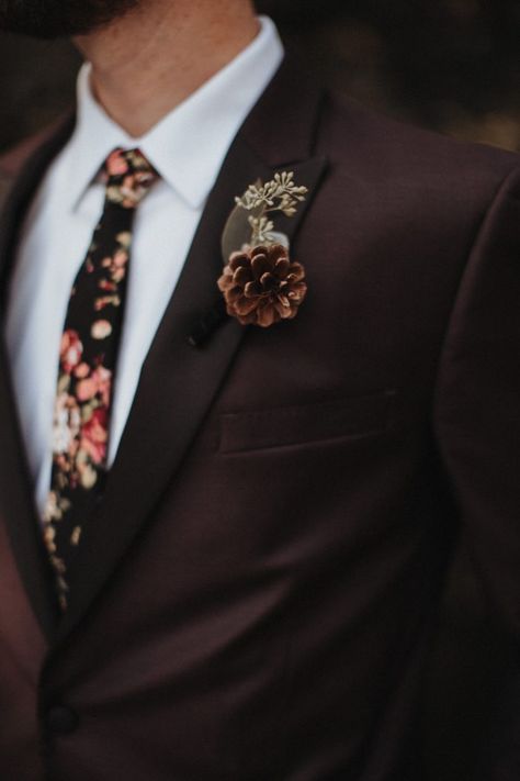 Christian Wedding Men Outfit, Fall Wedding Attire For Groom, Bronze Tuxedo Wedding, Non Traditional Wedding Suit Men, Autumn Wedding Mens Suits, Autumn Wedding Suits Groom, Groomsmen Autumn Wedding, Fall Groom Attire Rustic, Groomsmen Winter Wedding