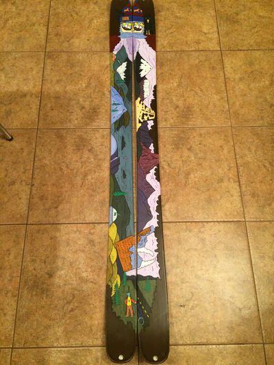 Painted Snowboard Diy, Chalet Vibes, Ski Designs, Ski Painting, Chalet Ideas, Downhill Skis, Shot Ski, Ski Design, Old Skis