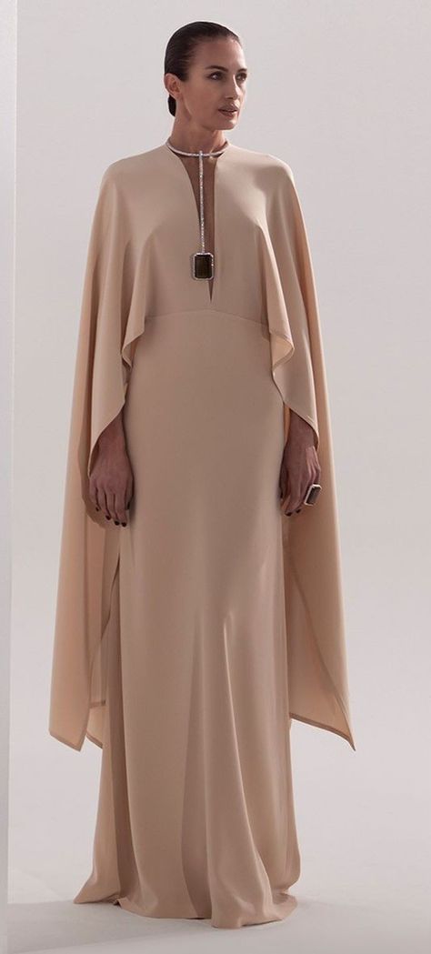 Ramadan Outfits, Stylish Winter Coats, Grey Prom Dress, Modern Womens Fashion, Royal Dresses, Fashion Gowns, Dress Design Sketches, Latest African Fashion Dresses, Modest Fashion Outfits