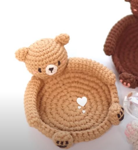 Crochet Bear Tea Coaster Free Pattern 1 Crochet Towel Holders, Crochet Shorts Pattern, Granny Pattern, Ravelry Crochet, Crochet Deer, Free Crochet Doily Patterns, Personalized Bow, Crochet Car, Crochet Towel