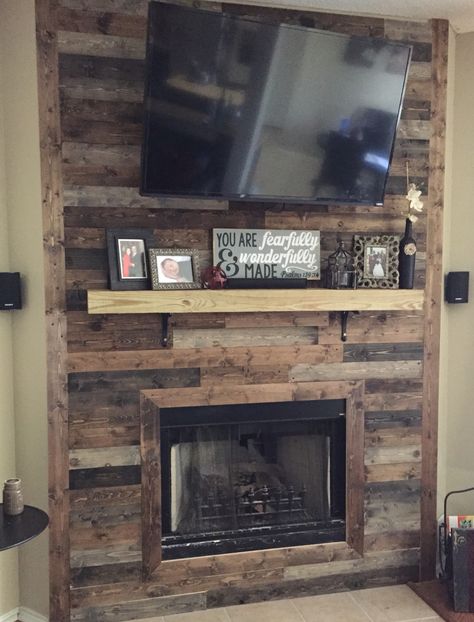 Fixer Upper Fireplace, Pallet Fireplace, Wood Fireplace Surrounds, Reclaimed Wood Fireplace, Fireplace Gas, Design Fireplace, Trendy Farmhouse, Classic Fireplace, Fireplace Logs