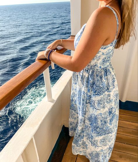 Coastal Granddaughter Clothes, Aesthetic White Dress, Coastal Granddaughter Aesthetic, Blue And White Outfits, Summer In Europe, Granddaughter Aesthetic, Party Dress Codes, Coastal Granddaughter, Aesthetic Dress