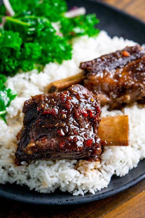 These sweet and sticky slow-cooked short ribs use my fail-proof method for fall-apart meat, packed full of flavour! Sticky Short Ribs, Beef Ribs Recipes, Slow Cooked Short Ribs, Slow Cook Short Ribs, Pork Short Ribs, Cooking Short Ribs, Ribs Recipes, Slow Cooked Ribs, Short Ribs Slow Cooker