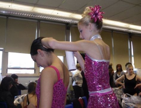 Dance Moms Season 4, Dance Moms Season, Dance Moms Pictures, Dance Mums, Chloe Lukasiak, Mom Photos, Childhood Photos, Dance Pictures, Dance Moms