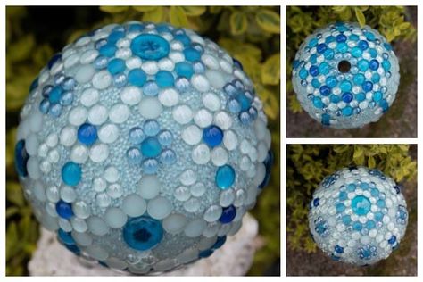 Gazing Balls Made from Marbles and Bowling Balls Bowling Ball Crafts, Garden Orbs, Marble Crafts, Bowling Ball Garden, Mosaic Bowling Ball, Diy Bowling, Bowling Ball Yard Art, Bowling Ball Art, Flat Marbles