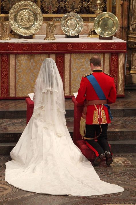 Prince William and Kate Middleton's Royal Wedding Album Ahead of their seventh anniversary, revisit the the Duke and Duchess of Cambridge's magical day. Alexander Mcqueen Wedding Dresses, Royal Wedding 2011, William Kate Wedding, Kate Middleton Wedding Dress, Principe William Y Kate, Kate Und William, Düşes Kate, Middleton Wedding, Princesse Kate Middleton