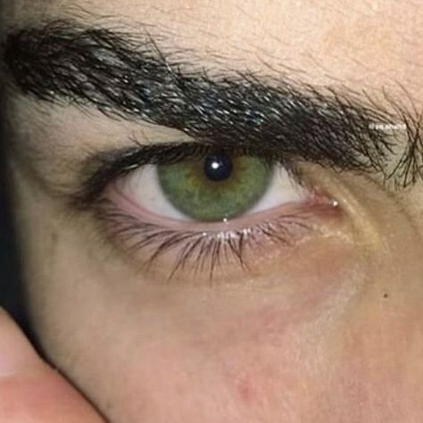 Green Eyes Dark Hair, Guys With Green Eyes, Boys With Green Eyes, Dark Green Eyes, Hazel Green Eyes, Brown Hair Green Eyes, Hazel Green, Travel Entertainment, Health Tech